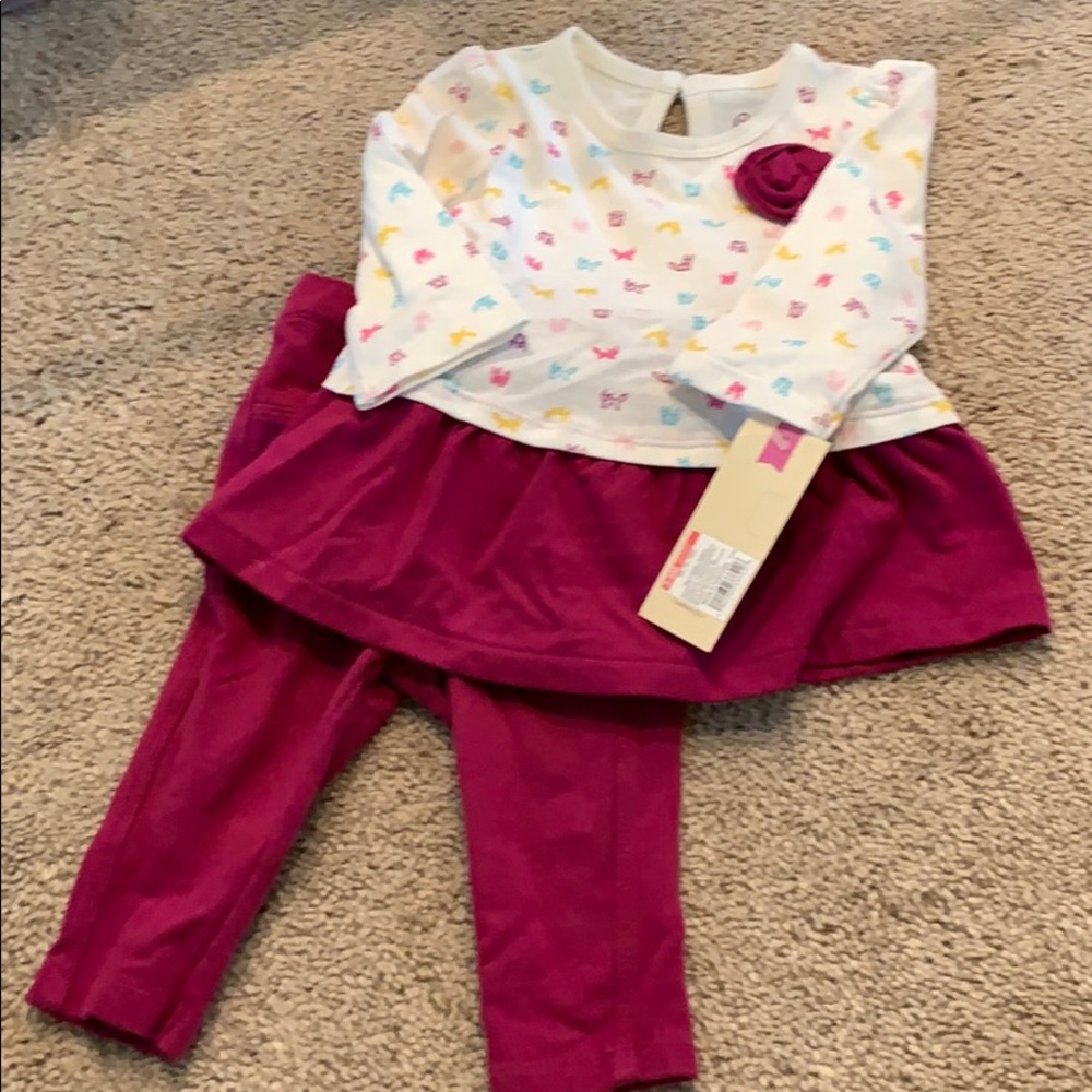 Never worn baby girls outfit 3-6 month